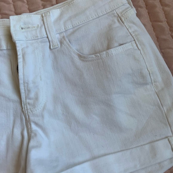 Old navy shorts - Picture 3 of 3